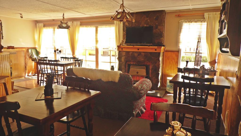 Big Bang Patagonia - Traveler Assistance Bed & Breakfast Puerto Natales Exterior photo